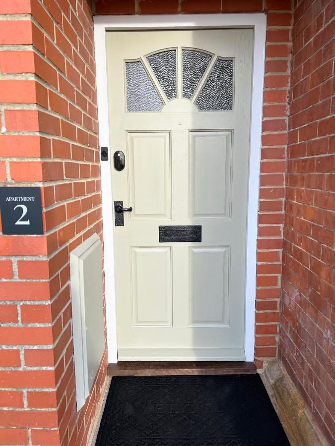 1 Bed / 1 Sofa Bed 'Scandi' Style Ground Floor Apartment Yeovil Exterior foto