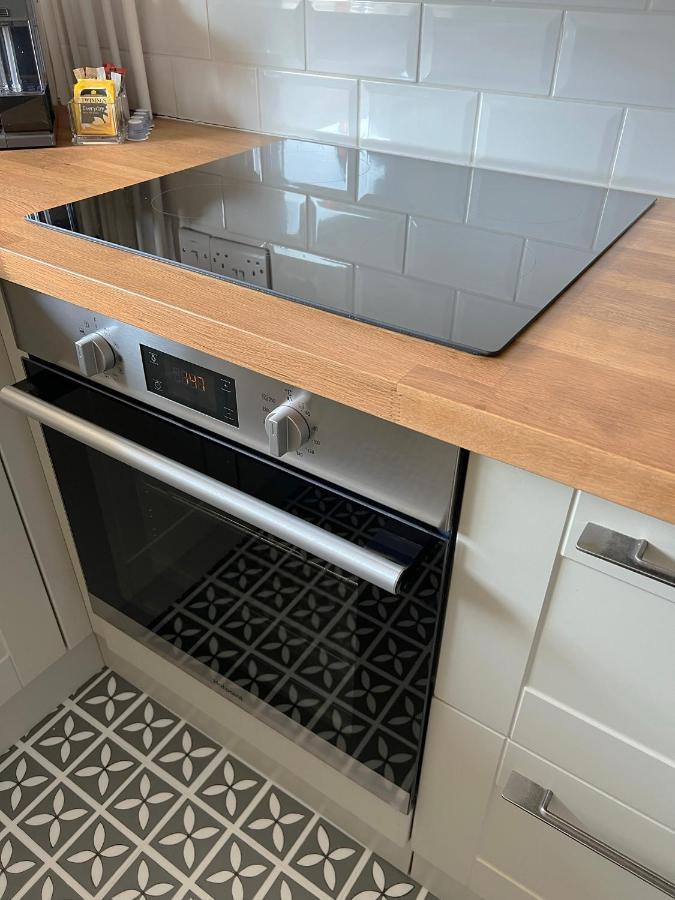 1 Bed / 1 Sofa Bed 'Scandi' Style Ground Floor Apartment Yeovil Exterior foto